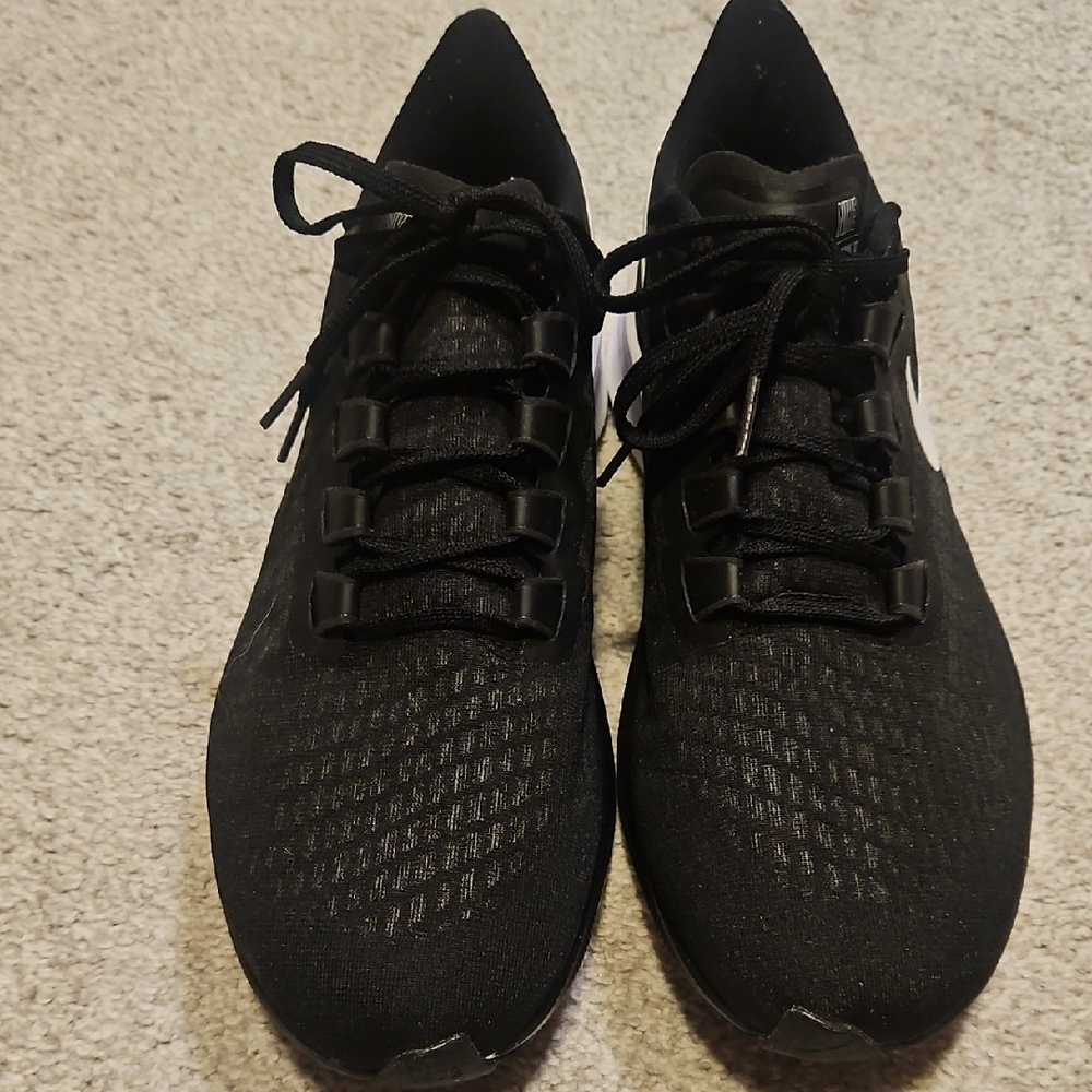 Nike Men's Black Athletic Shoes